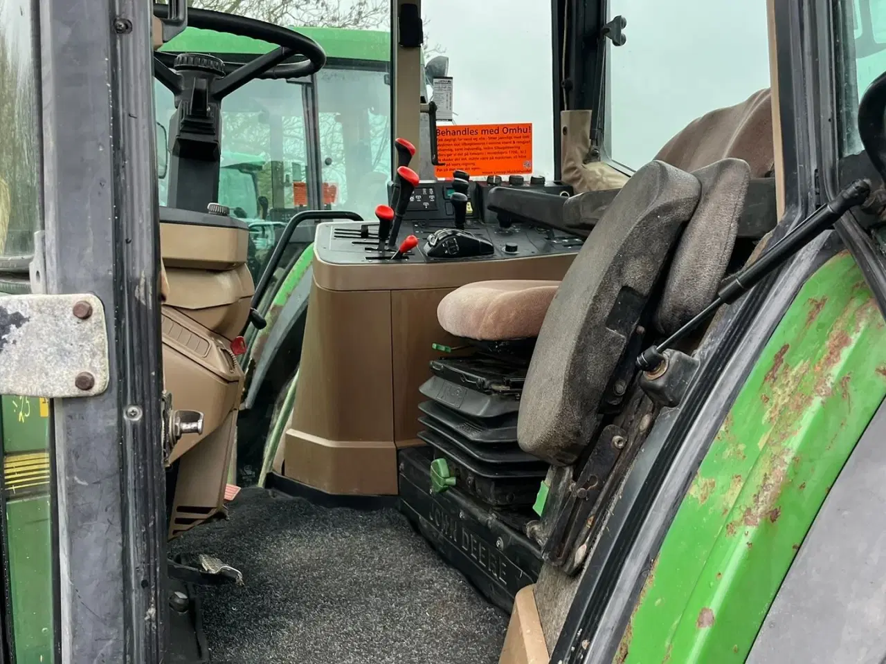 Billede 23 - John Deere 6800 Med frontlift.