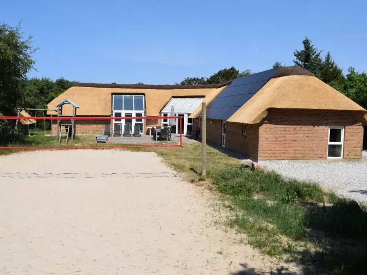 Billede 1 - Dejlig pool-sommerhus på en stor og fredelige grund i eftertragtet ferieområde.