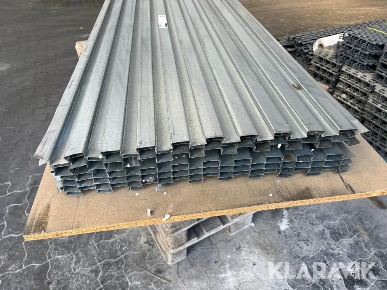 Billede 2 - Svalehaleplader Duofor 0,5x630x1900mm 8plader