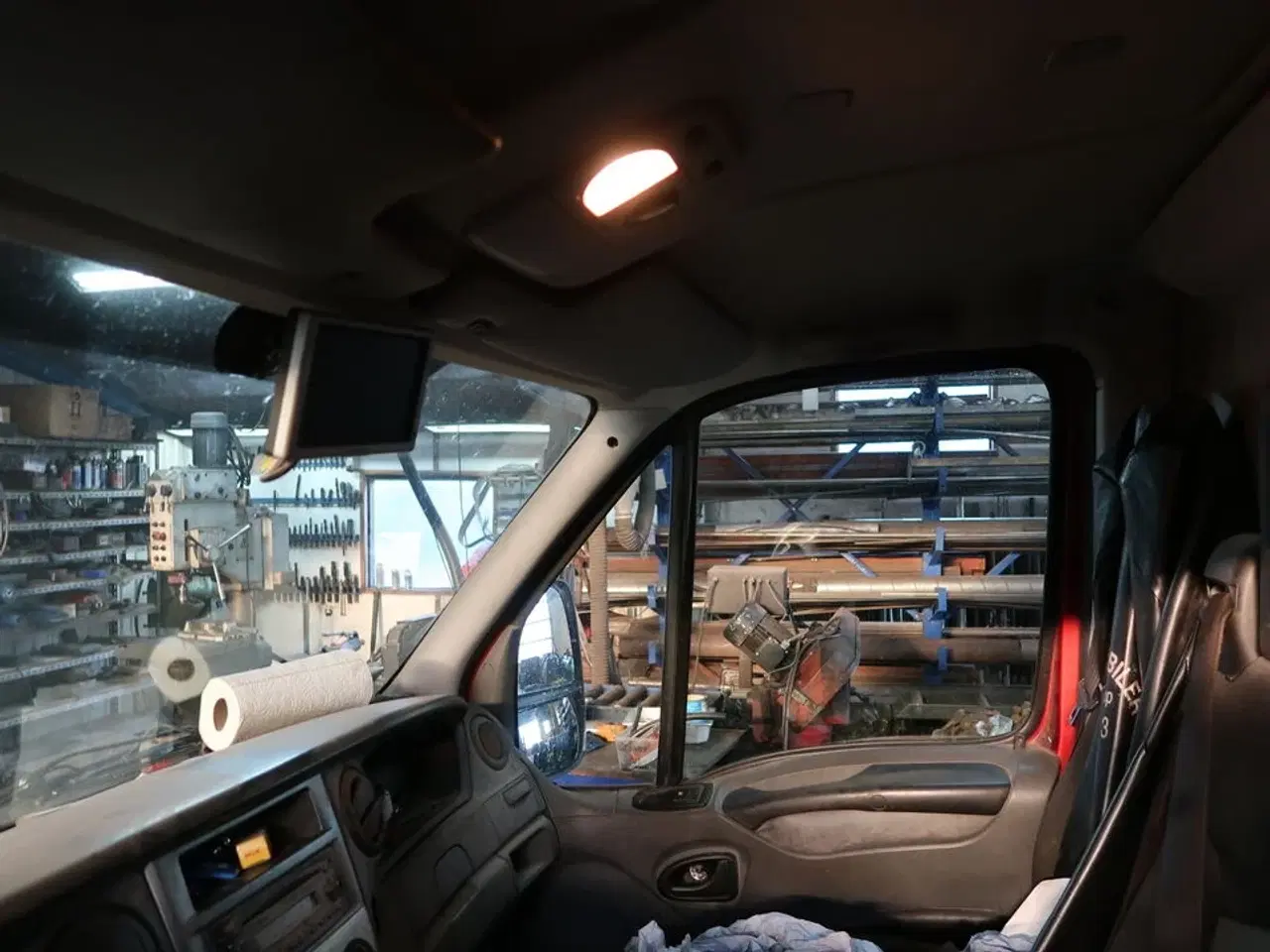 Billede 18 - Varebil IVECO 35s14av (15,6m3)eu4 (indhold bag i bilen medfølger ikke)