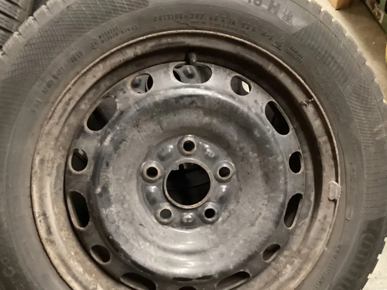 Billede 1 - Meget fine vinterdæk 205/60 R16”