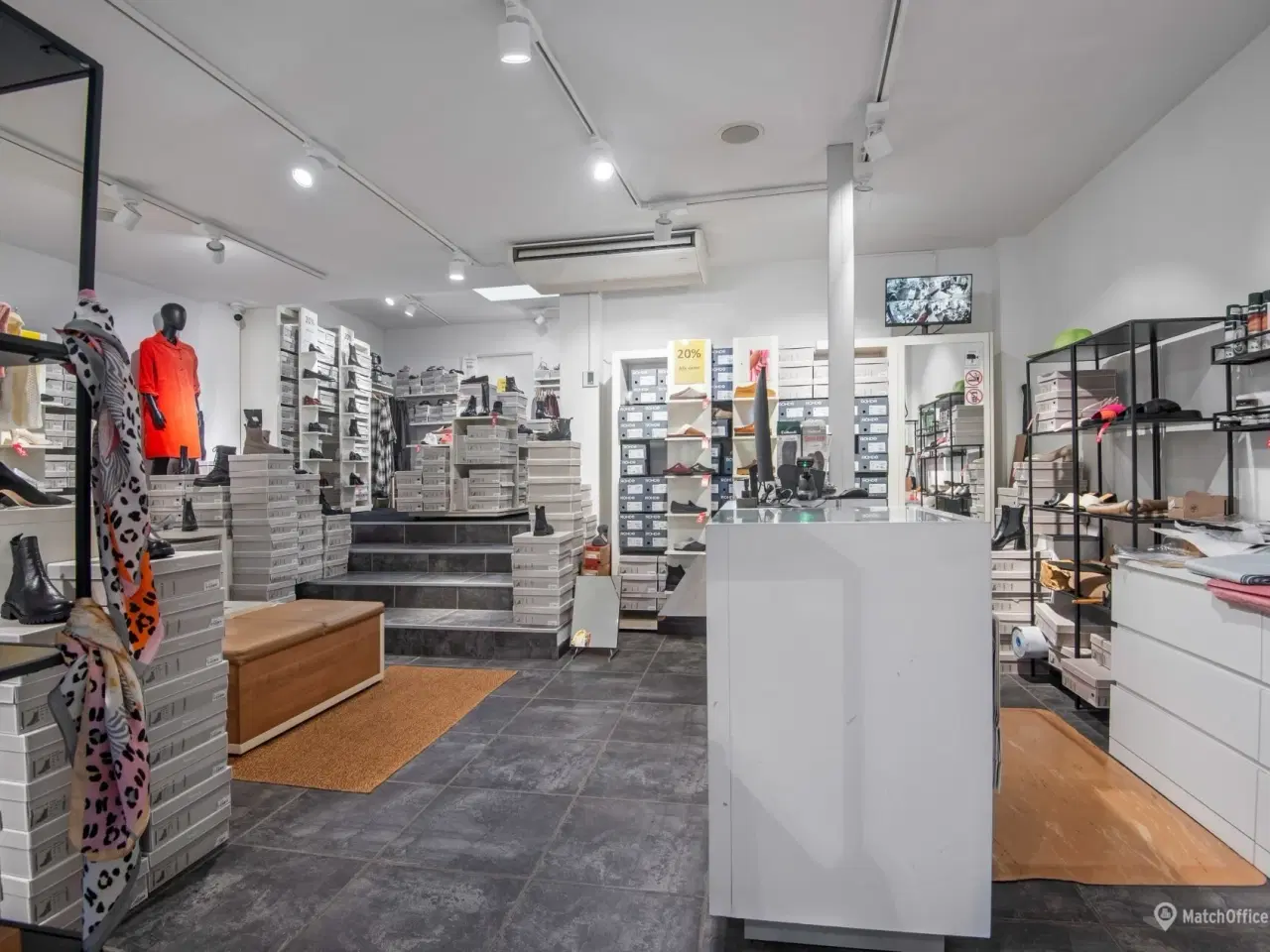 Billede 5 - Sublim placering midt på Stændertorvet!