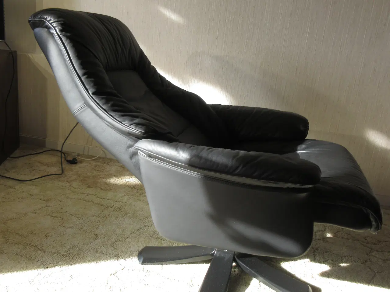 Billede 4 - Læder lænestole incl. skammel.