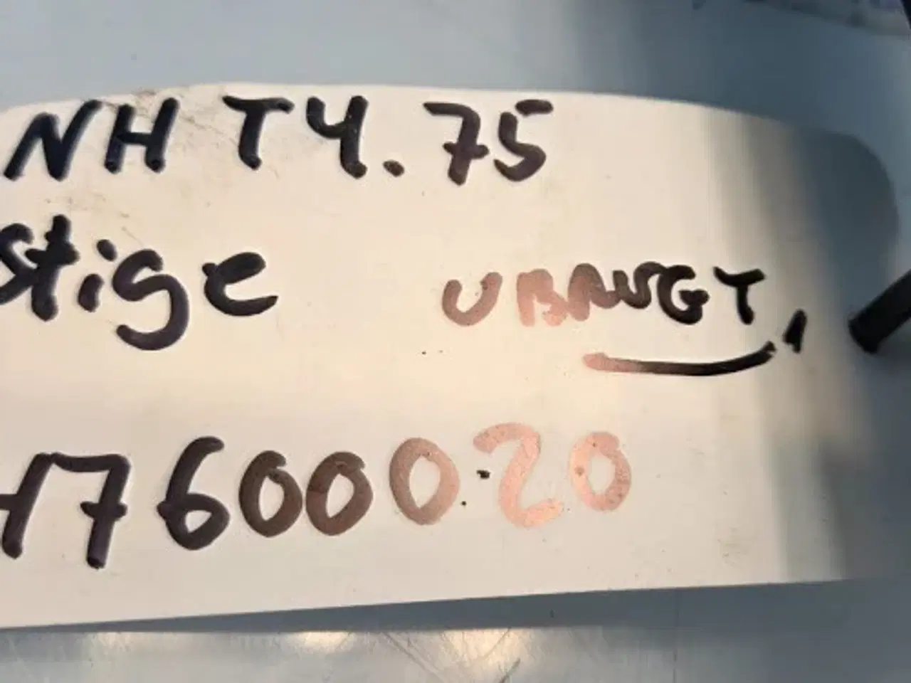 Billede 18 - New Holland T4.75 Stige 47600020