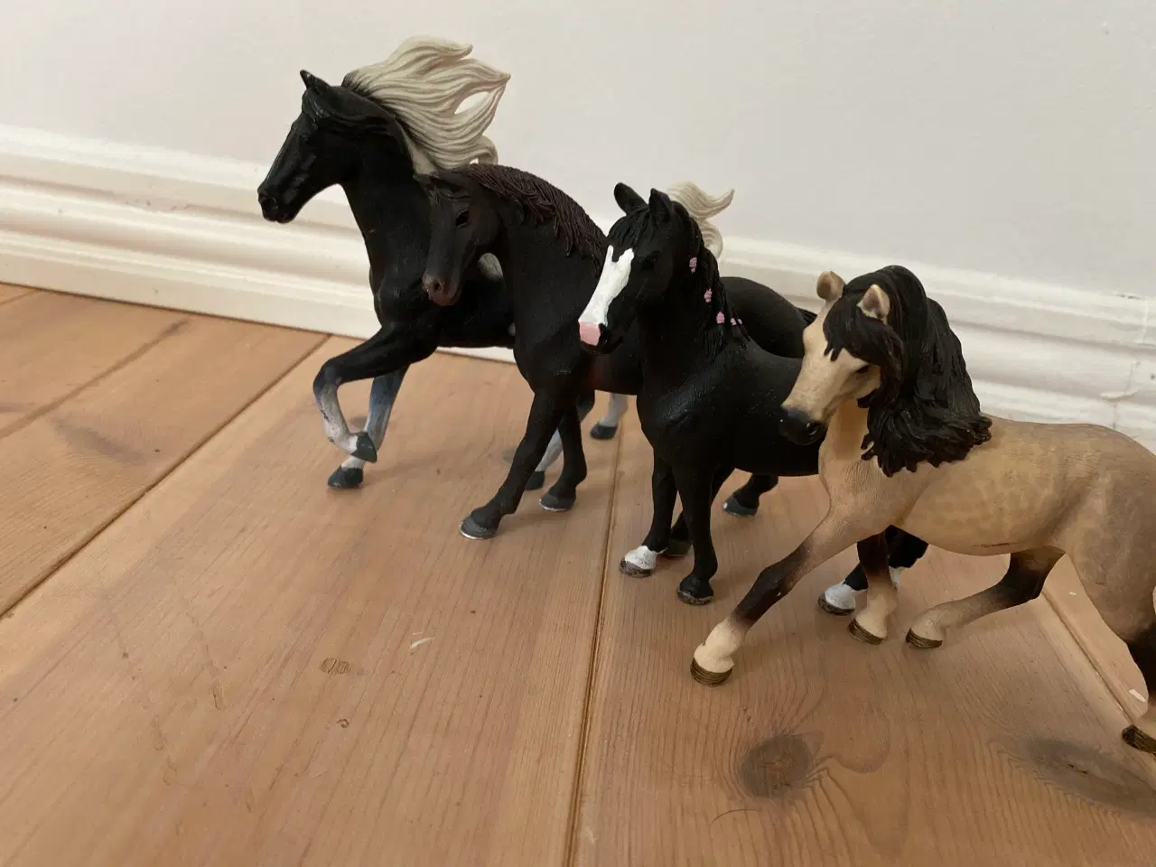 Billede 1 -  4 schleich Heste