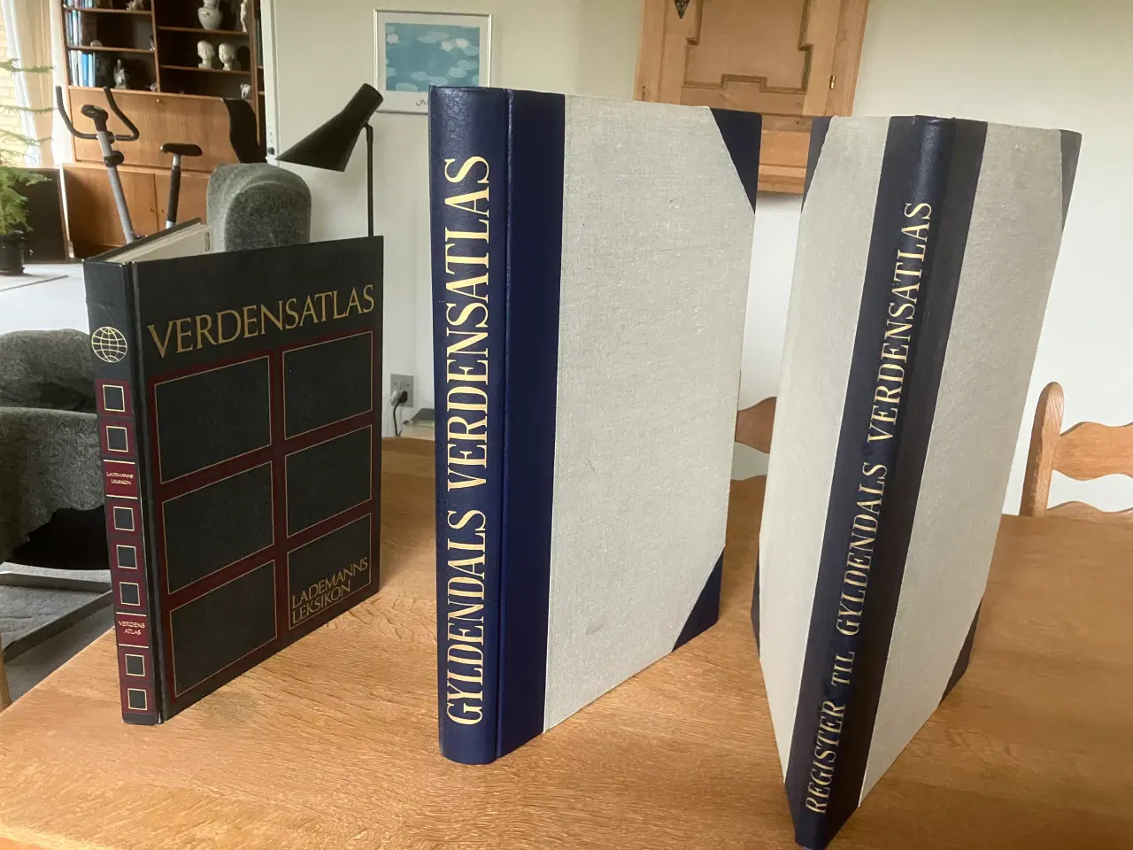 Billede 4 - Gyldendals verdensatlas