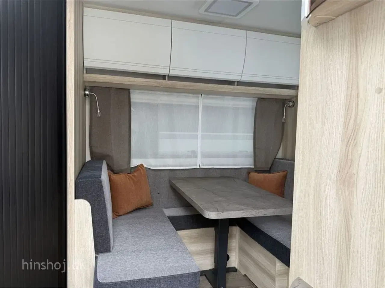 Billede 12 - 2026 - Hobby De Luxe 460 SFf   2026 Hobby De Luxe 460 SFf DK Line Se den hos Hinshøj Caravan A/S