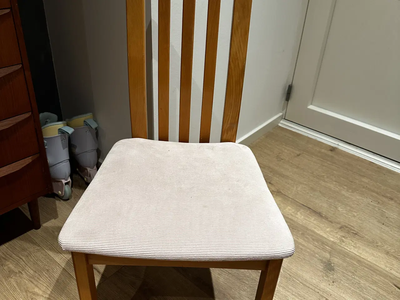 Billede 2 - Line spisebordsstol fra Findahl samlet pris