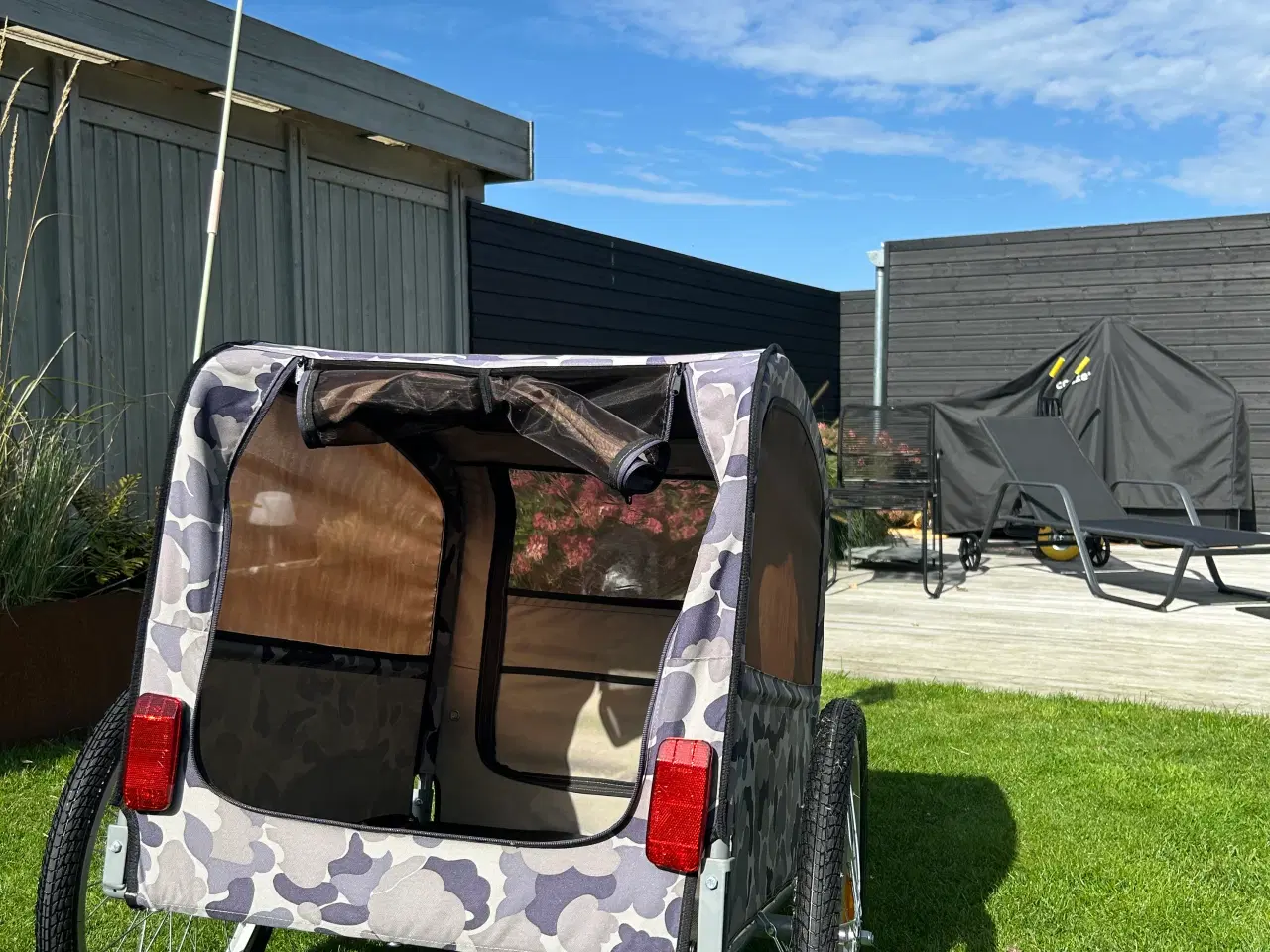 Billede 2 - Cykeltrailer til hund/hunde 25 kg, brugt 2 gange