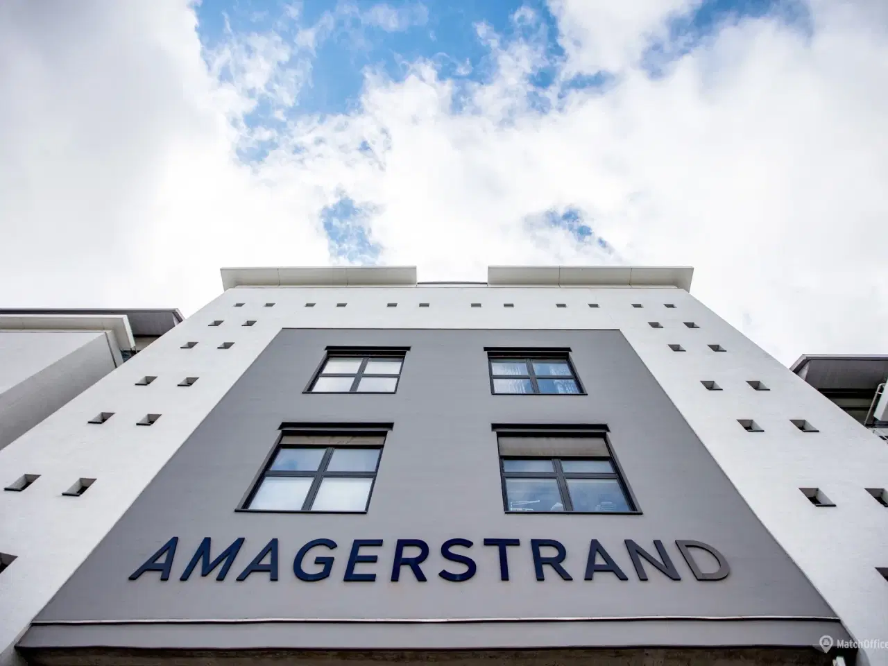 Billede 14 - Højloftet og lyst kontormiljø på Amager Strand