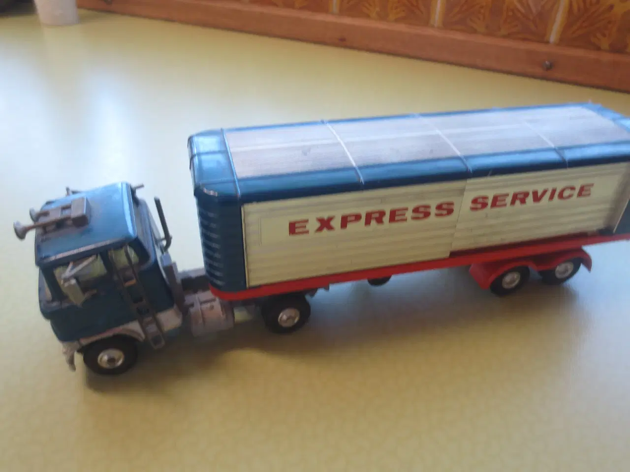 Billede 2 - 1 stk Ford Lastbil -Bedford Hestetransport 