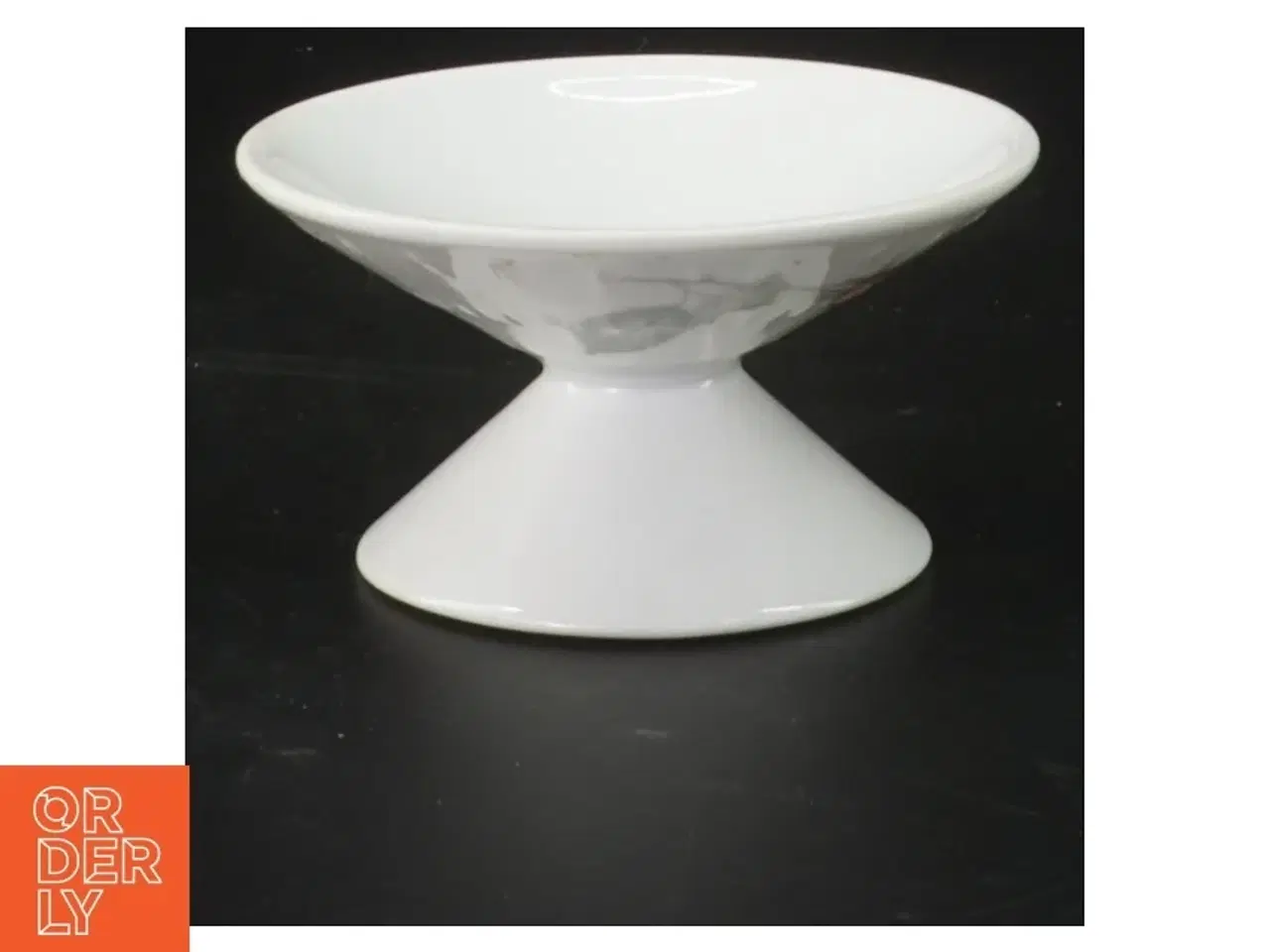Billede 2 - Lysestage i porcelæn med rosemotiv fra Hutschenreuther (str. Ø 9 cm)