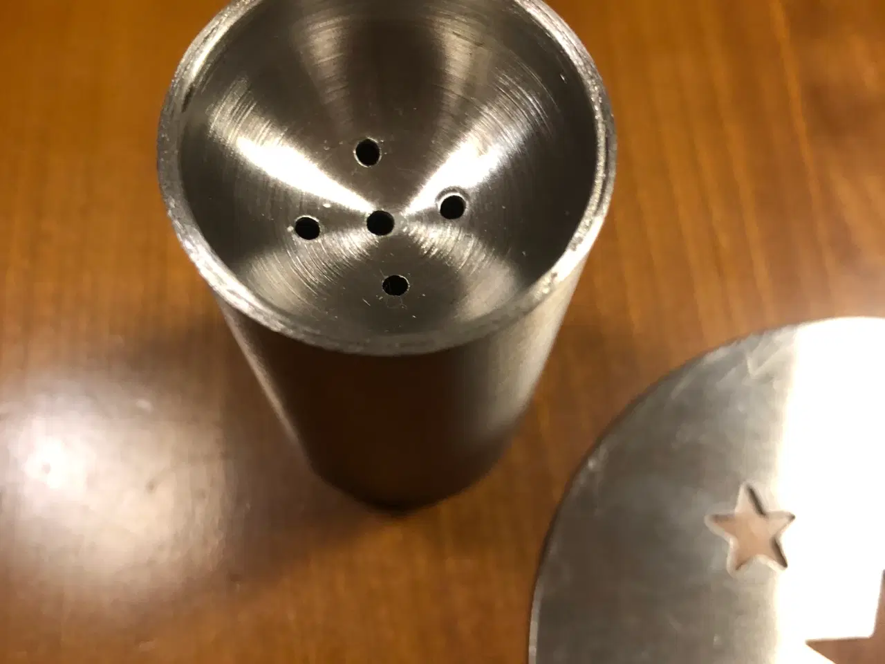 Billede 1 - Dekorationssæt til kaffe - strødåse og 1 skabelon 