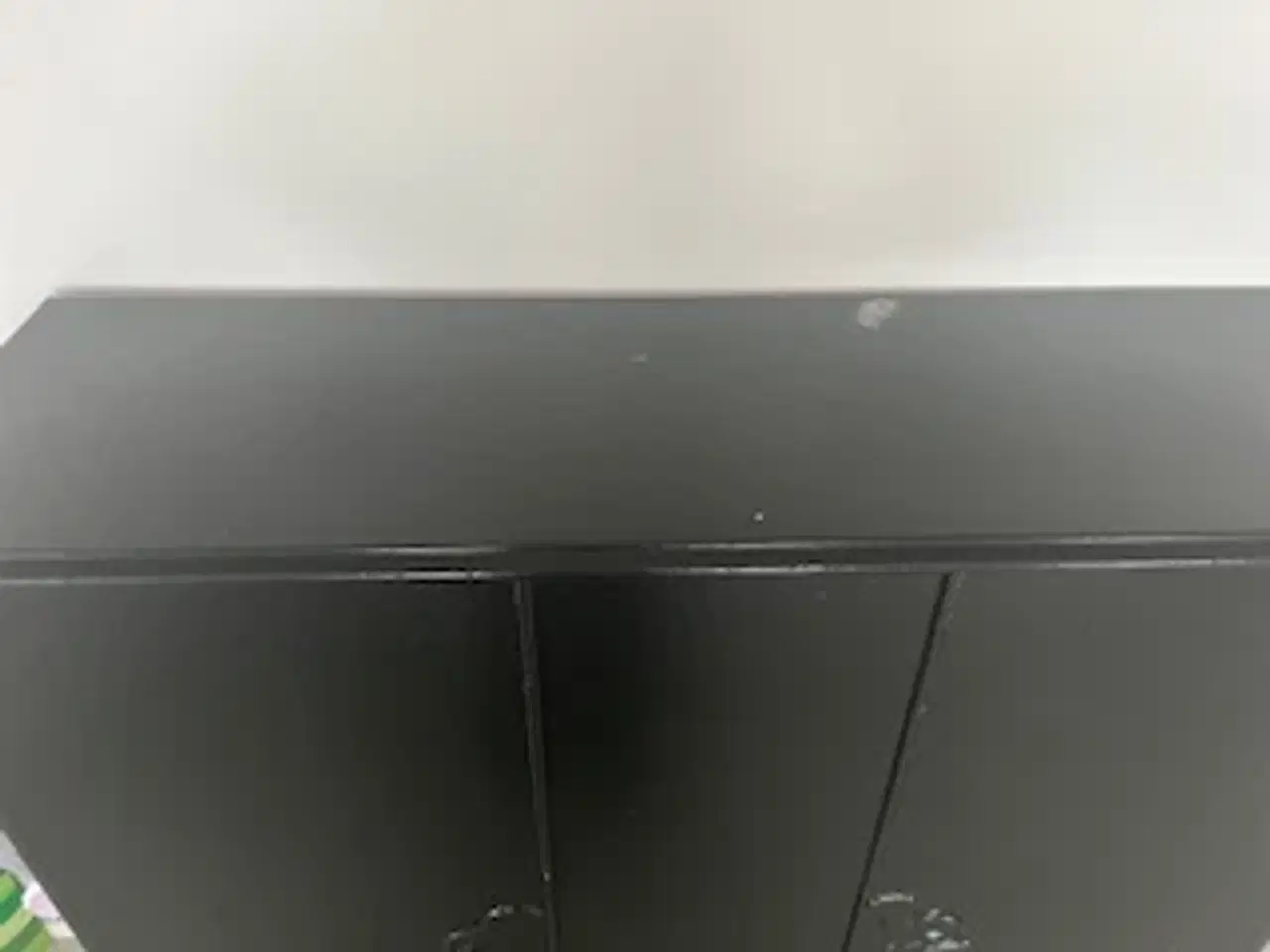 Billede 3 - Sort retro skænk i sort. Malet hvid indvendig