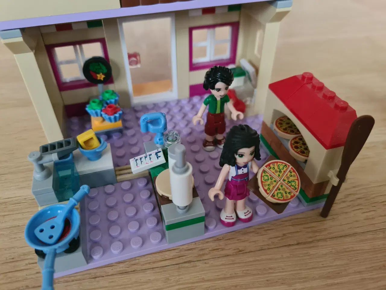 Billede 3 - LEGO Friends 41311 Heartlake pizzeria