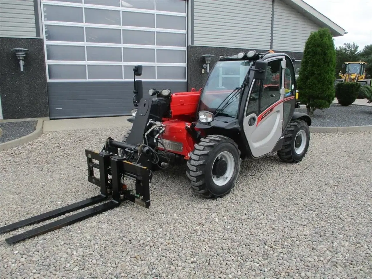 Billede 5 - Manitou MT625H Comfort Dansk maskine, med hydrauliske pallegafler.