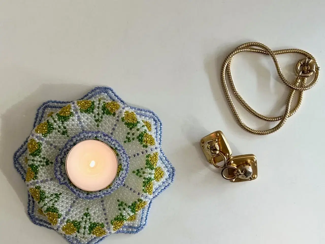 Billede 3 - Perlesyet skål, lilla