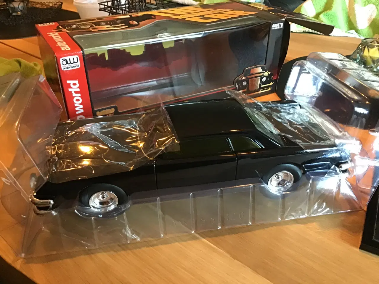 Billede 1 - Modelbil 1:18. AUTOWORLD. THE BARRIS CAR. 