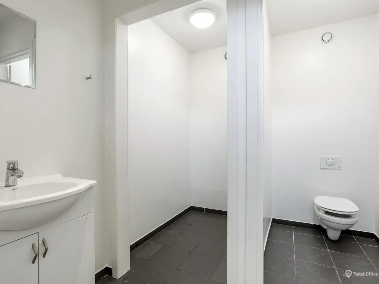 Billede 13 - Lyst kontor i større erhvervspark