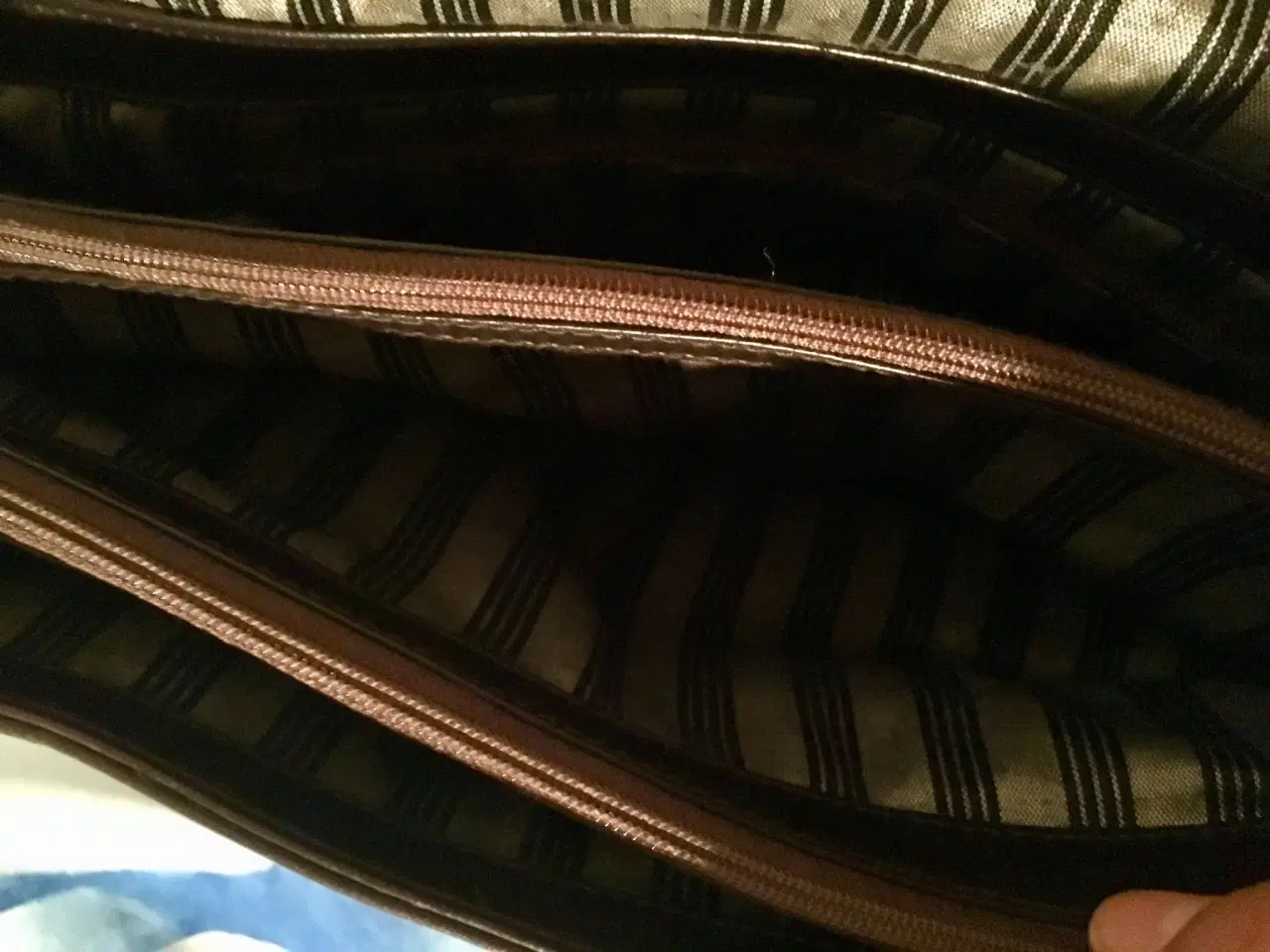 Billede 7 - Brun FABIENNE taske i ægte læder