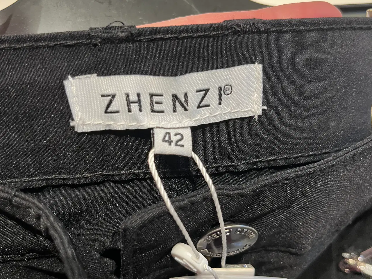 Billede 5 - Zhenzi bukser (nye)