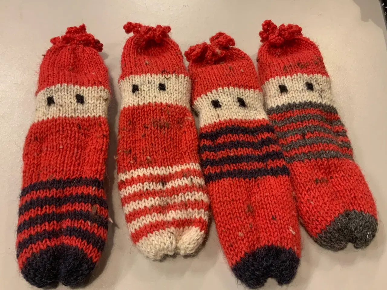 Billede 1 - Bløde, strikkede lommenisser