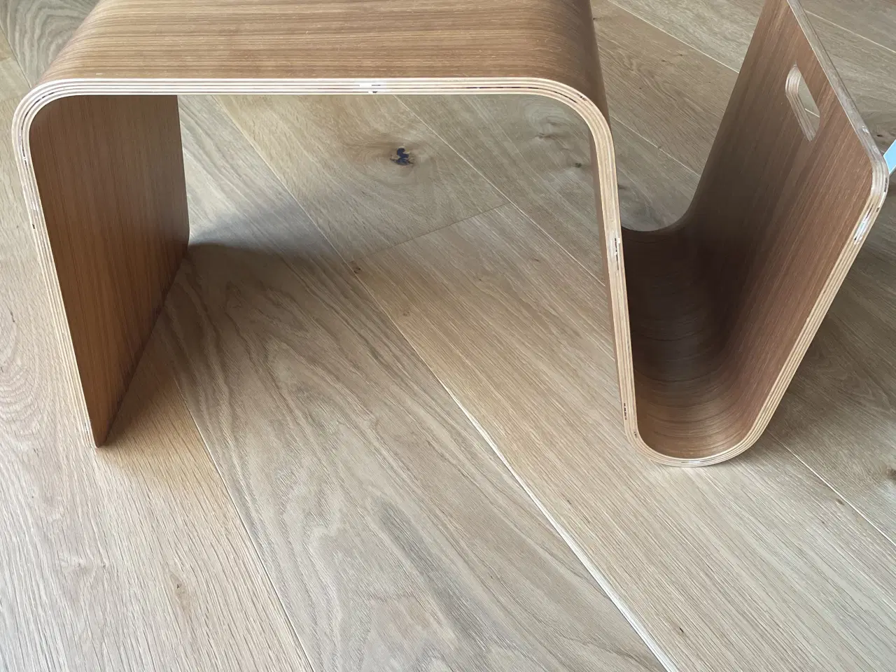 Billede 4 - Sidebord med avisholder