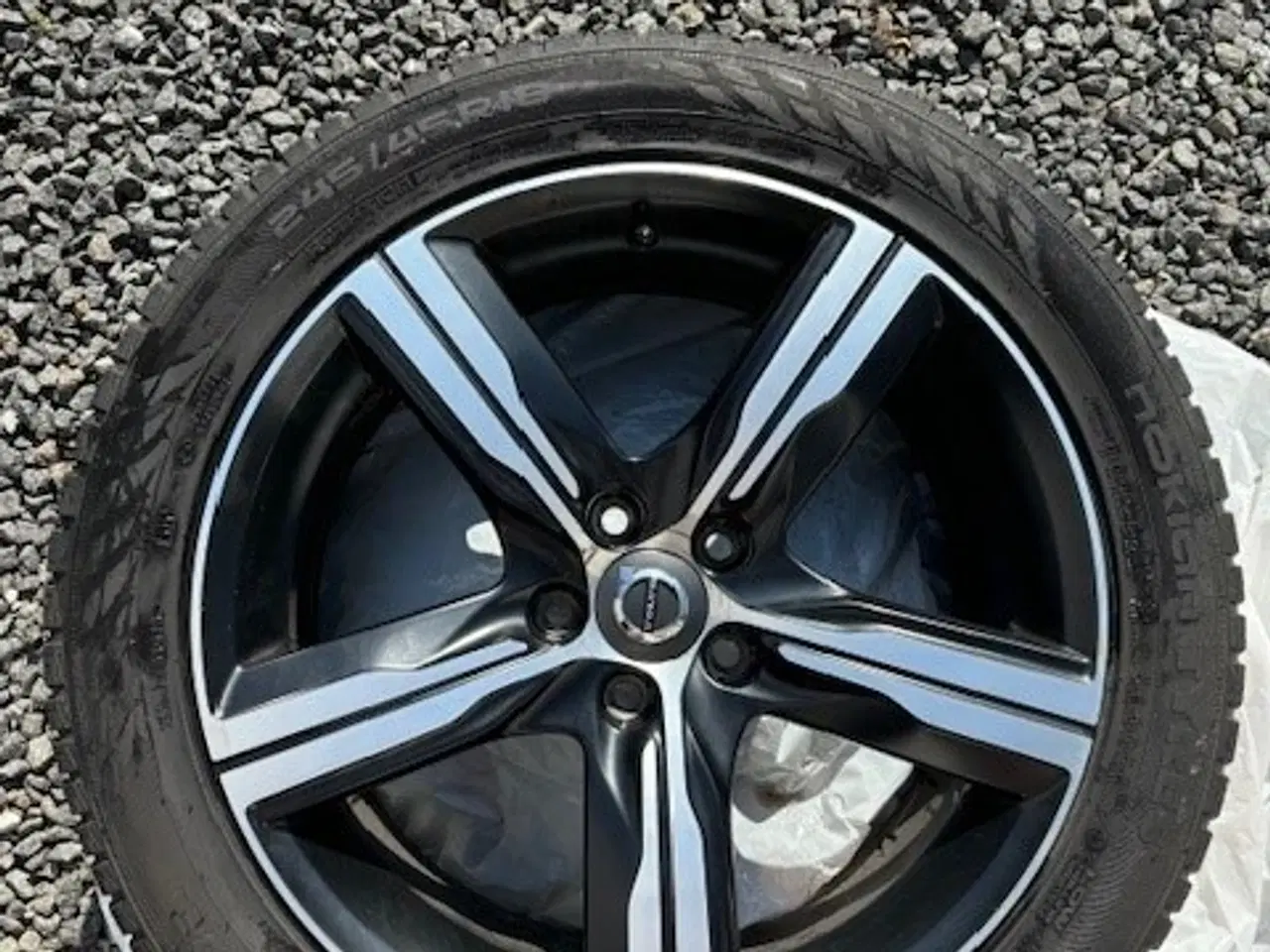 Billede 1 - Volvo original Fælge 245/45 R18