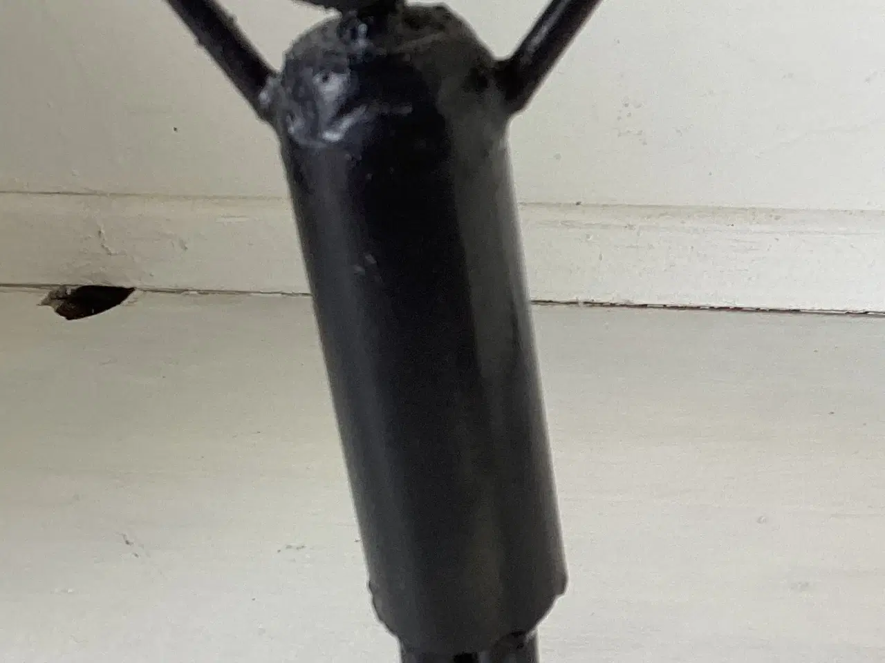 Billede 6 - Metal figur/skulptur af jublende mand/robot  