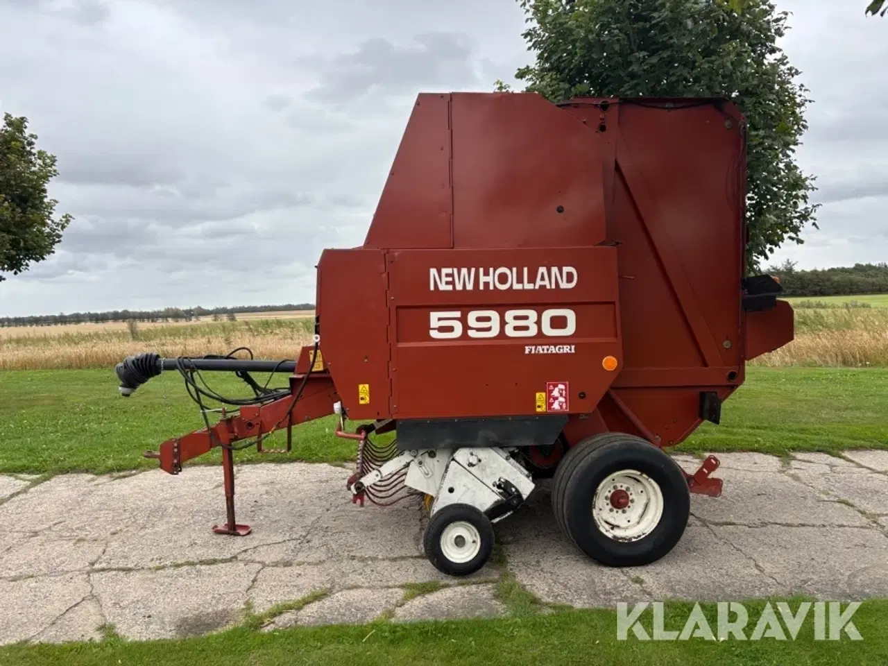 Billede 2 - Rundballepresser New Holland 5980