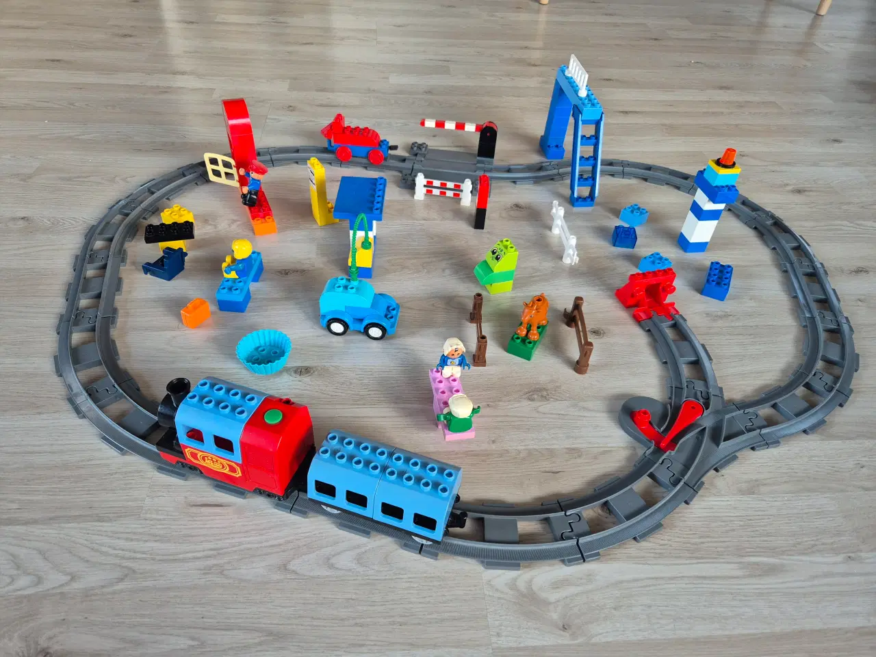 Billede 1 - Duplo Elektrisk Togbane, Batteritog med lyd når de