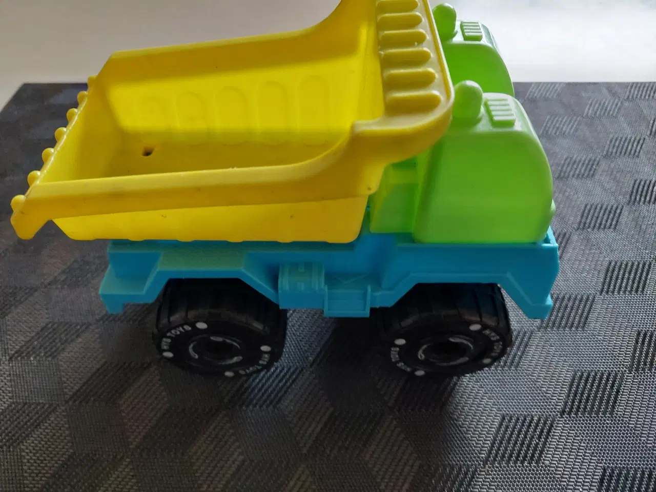 Billede 1 - Lille Lastbil til de små