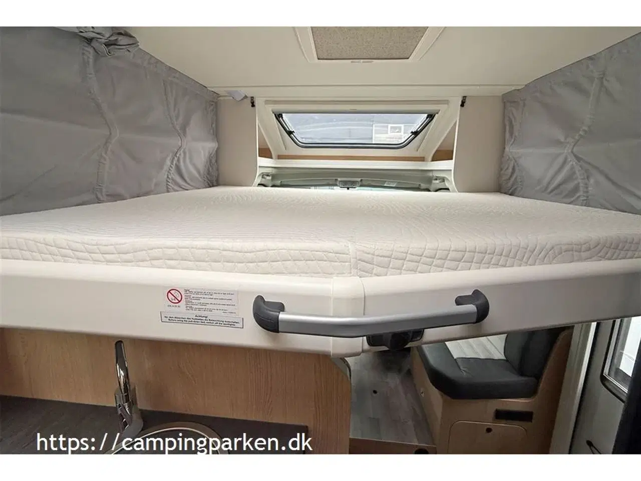 Billede 4 - 2023 - SunLight   Nyere brugt Sunlight T68 Adventure med sænkeseng, enkeltsenge og 165hk motor