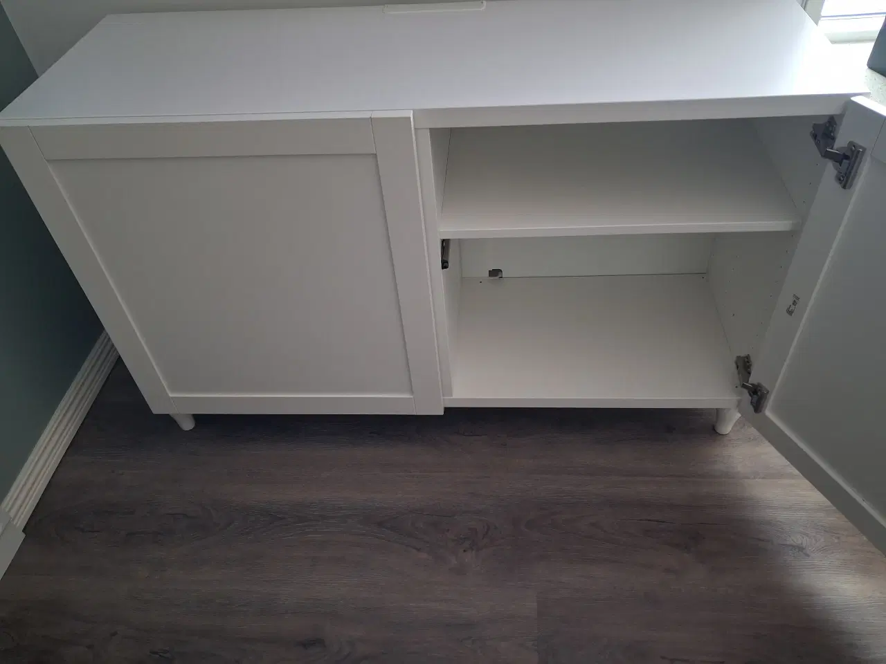 Billede 2 - Hvid Ikea skænk