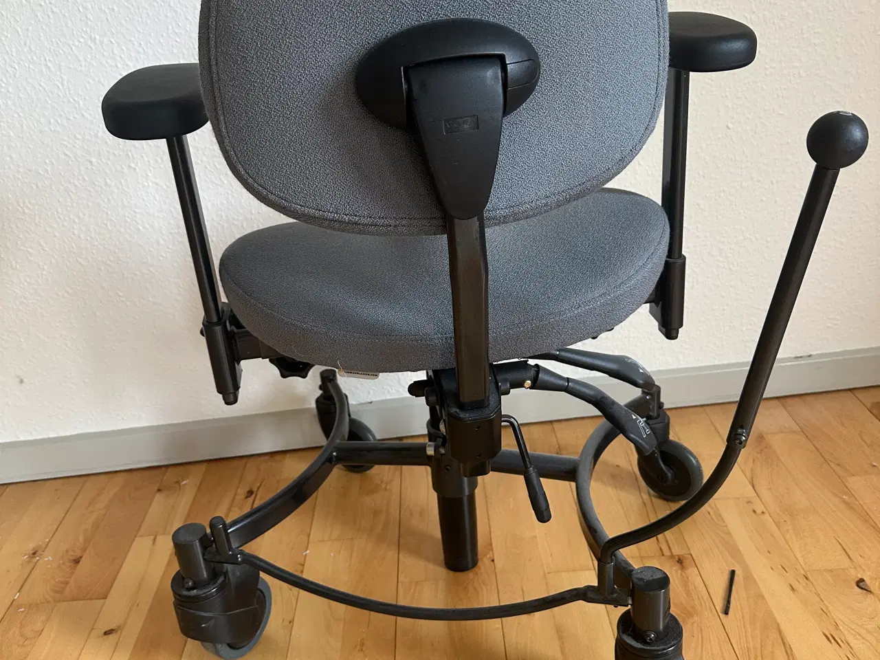 Billede 3 - VELA arbejdsstol