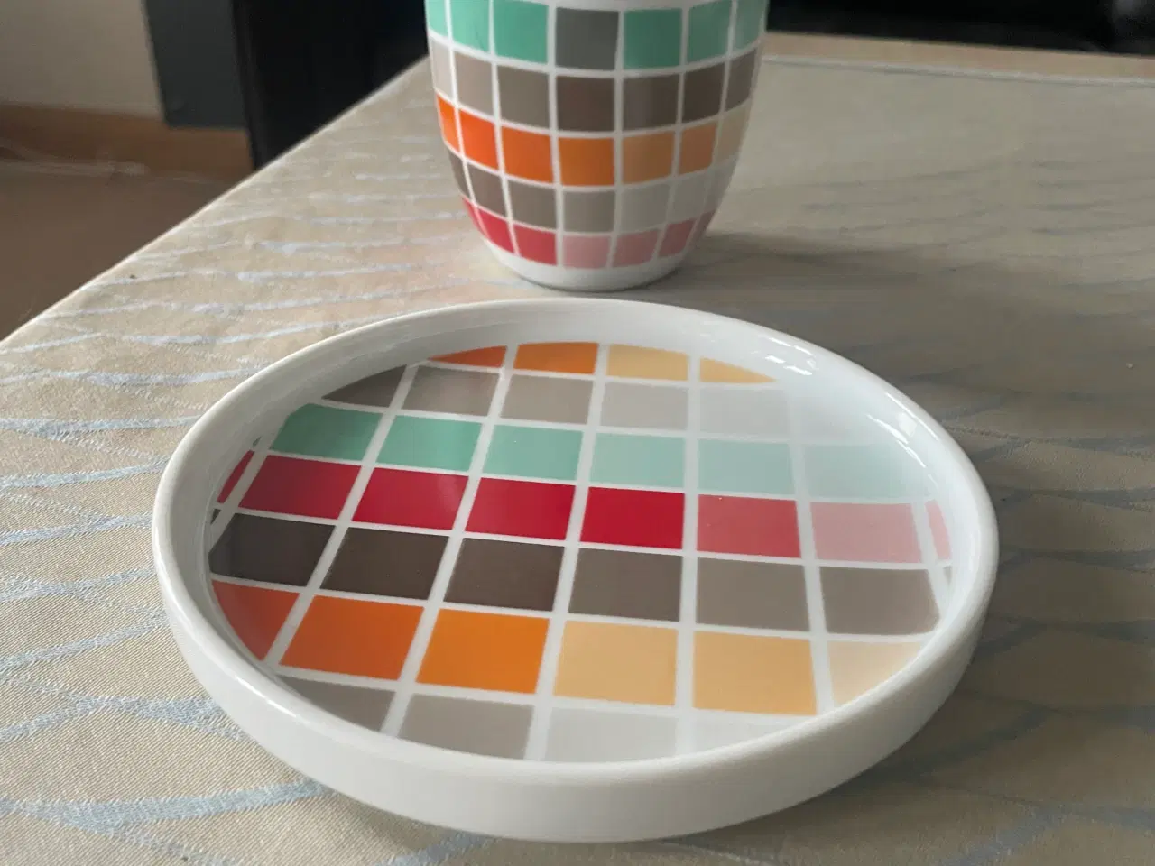 Billede 4 - BoConcept krus med Sidetallerkner