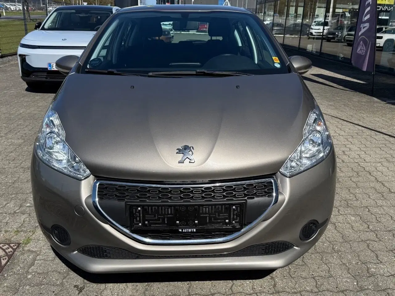 Billede 3 - Peugeot 208 1,2 VTi 82 Active Navigator