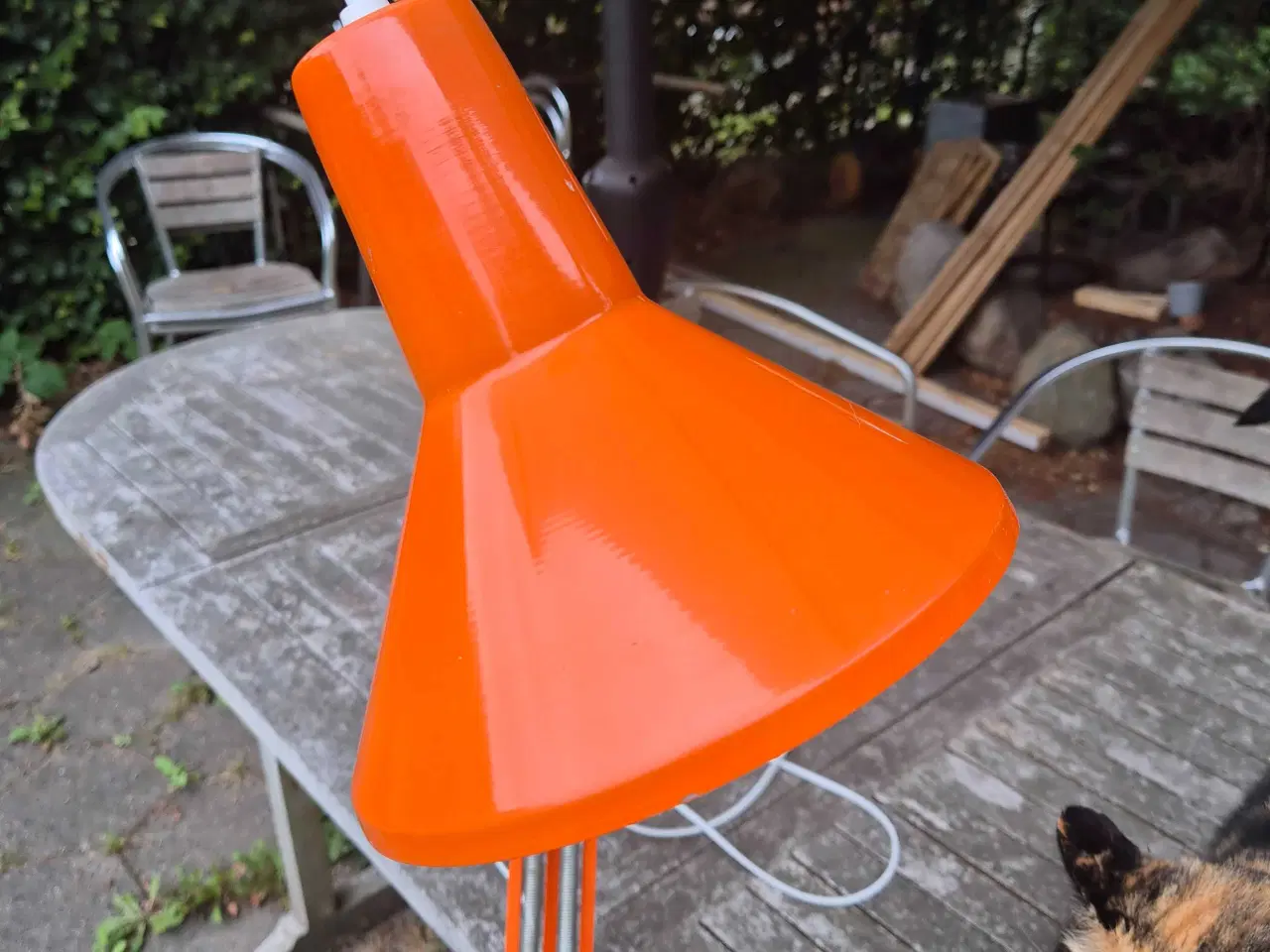 Billede 3 - Solid orange arkitektlampe i klassisk dansk design