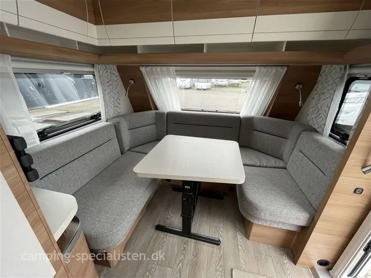 Billede 5 - 2023 - Hobby De Luxe 460 LU   Så godt som ny Hobby De Luxe 460 LU fra 2023 - Kan nu opleves hos Camping-Specialisten