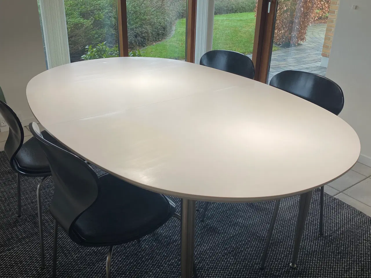 Billede 3 - Hvidt ovalt spisebord i corion med 2 plader