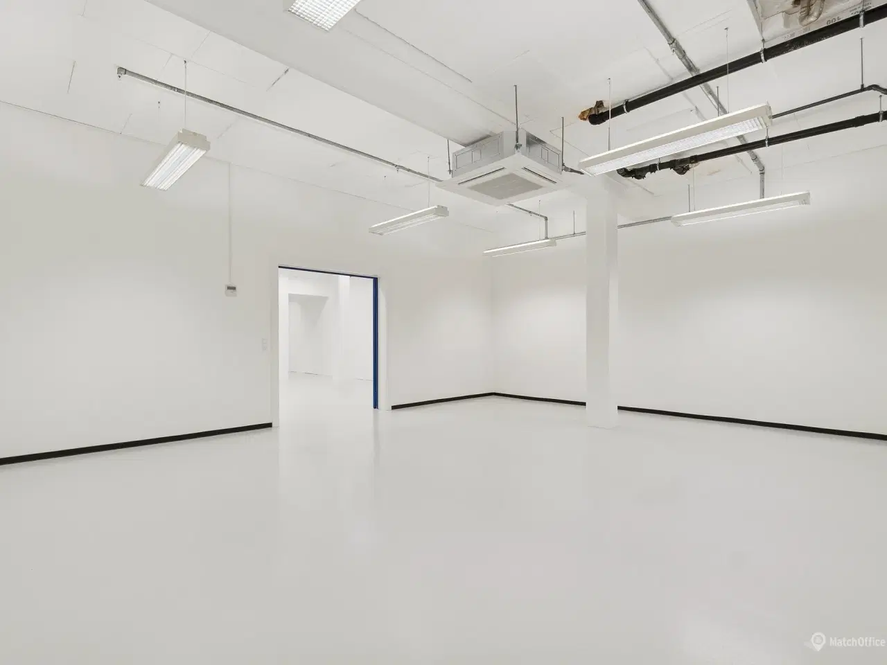 Billede 3 - Velindrettet lager- og showroomlejemål med kontormulighed tæt på Centrum og Øresundsmotorvejen