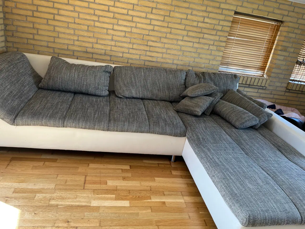 Billede 3 - Sofa. Til højeste bud. Skal hentes i uge 4