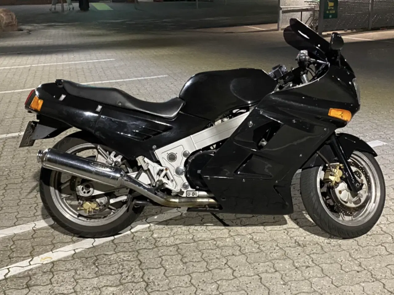 Billede 2 - ZX10 Tomcat Kawasaki