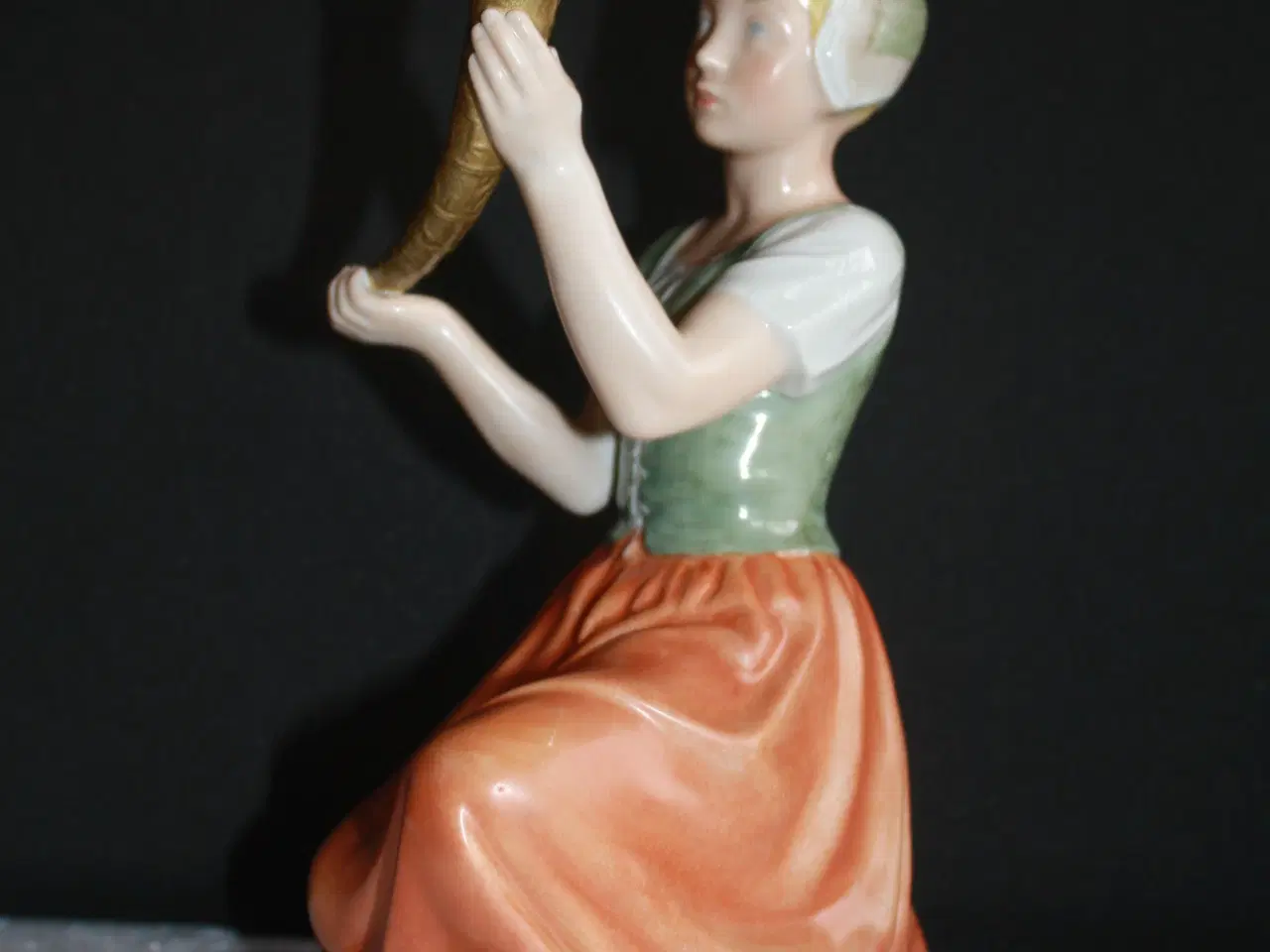 Billede 10 - Pige med guldhorn, Royal copenhagen