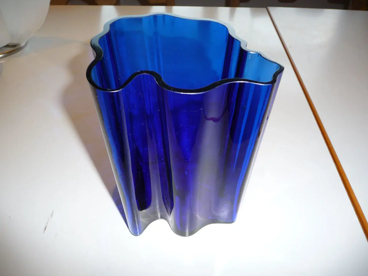 Billede 1 - mørk blå glas vase