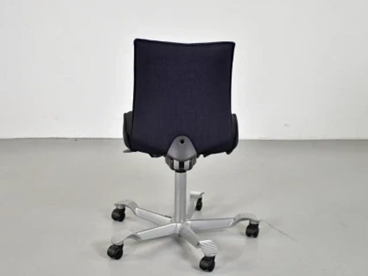Billede 3 - Häg h05 5200 kontorstol med sort/blå polster og alugråt stel