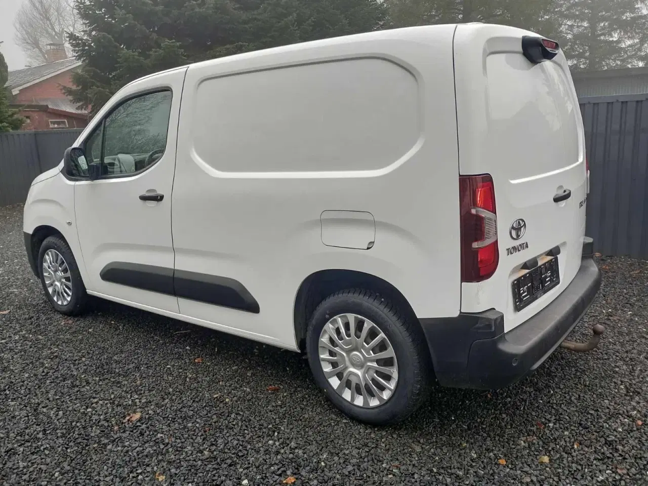 Billede 2 - Toyota ProAce City 1,5 D 102 Medium Comfort