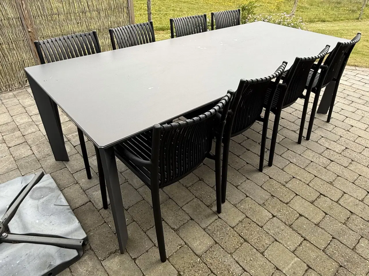 Billede 1 - Sort lakeret metal havebord