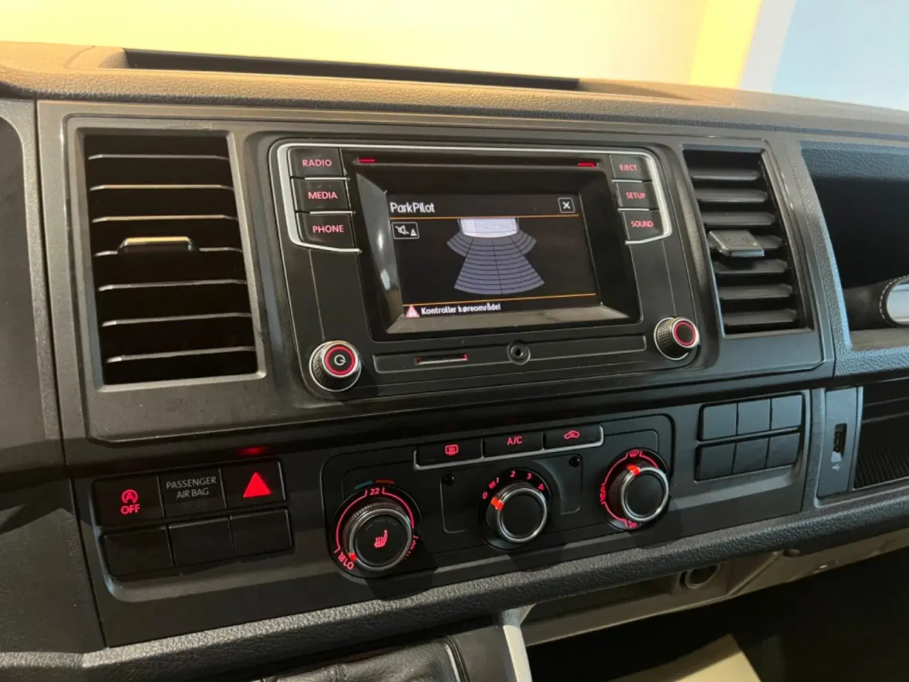 Billede 18 - VW Transporter 2,0 TDi 140 Kassevogn DSG kort