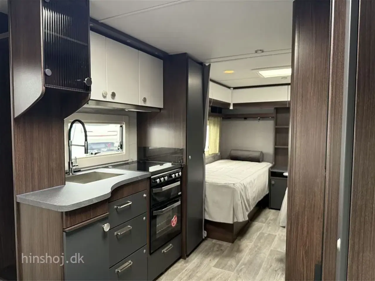 Billede 4 - 2026 - Polar Blackline 590 S   Lækker Vintervogn fra Polar med  enkelsenge fra Hinshøj Caravan